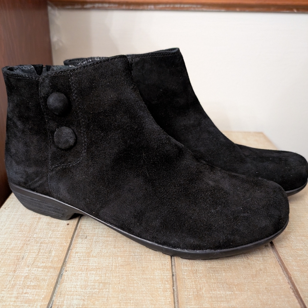 Waking Cradles Evan Suede Booties